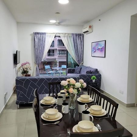 Homestay D'Univ 360 Place Сери-Кембанган Экстерьер фото