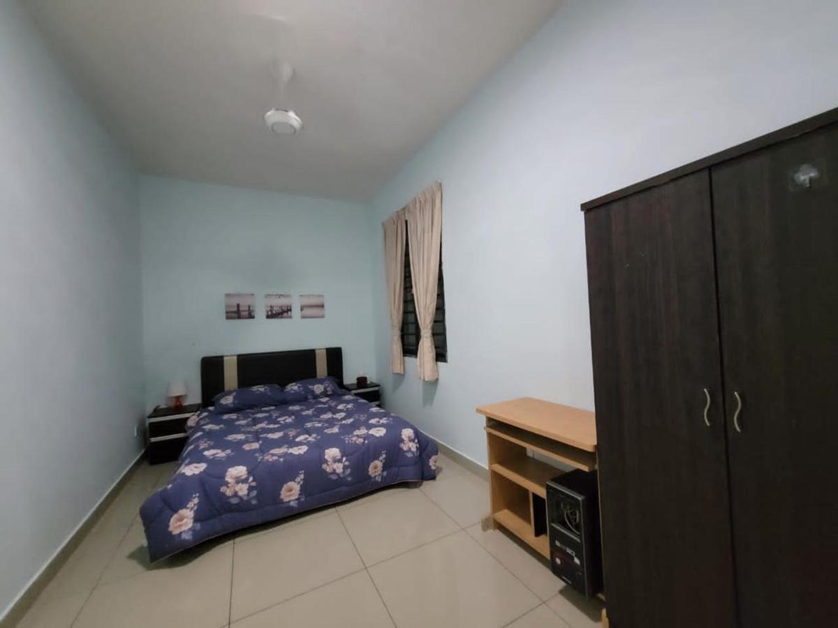 Homestay D'Univ 360 Place Сери-Кембанган Экстерьер фото